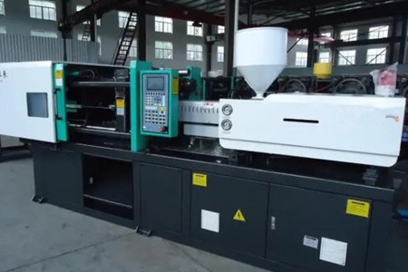 PVC管接頭注塑機啟動前需要做哪些準備工作？