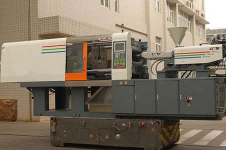 如何清洗伺服節(jié)能注塑機(jī)螺桿？清洗方法分享！