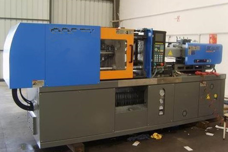 果筐注塑機廠家如何選擇比較好？需重視這些因素！